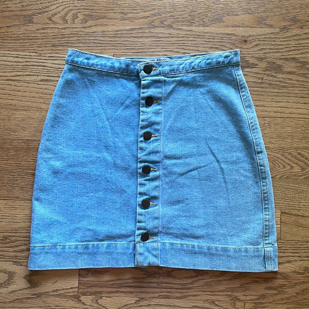 Denim Mini Skirt. Button front.